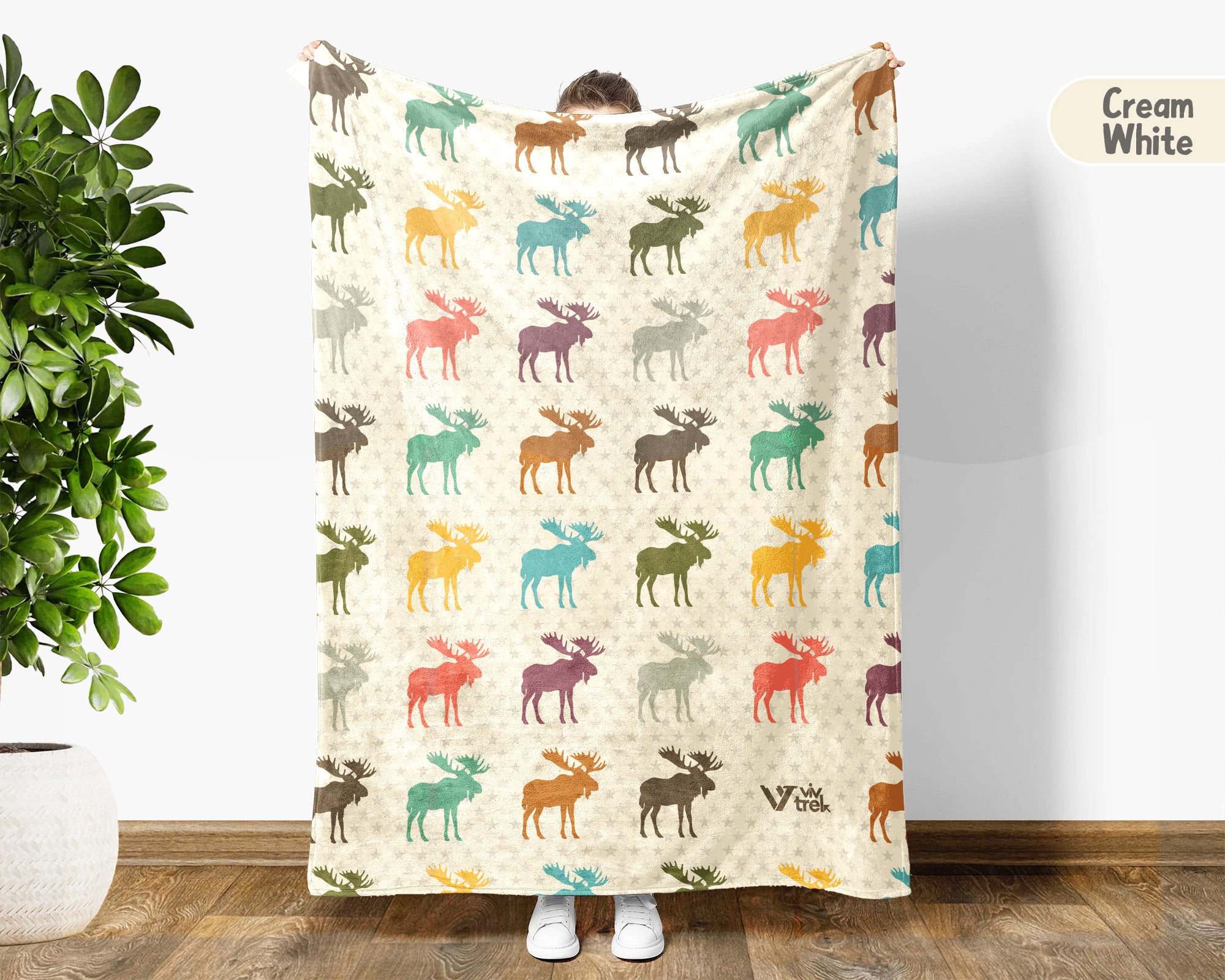 Cozy Moose Throw Blanket – Vintage Wildlife Blanket for Animal Lovers