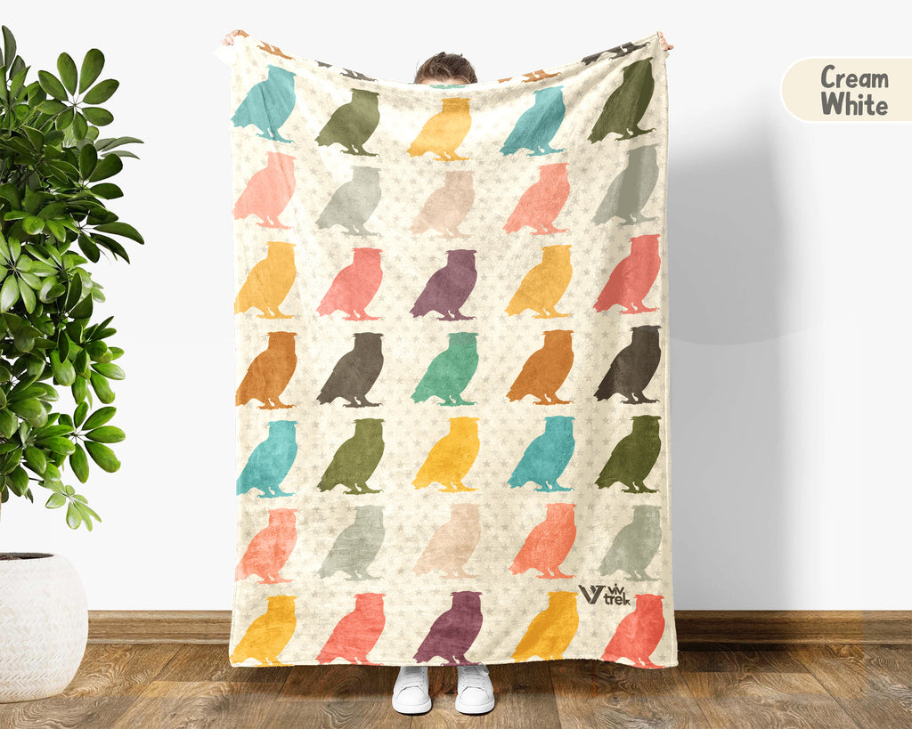 Retro Owl Blanket Gift for Bird Lovers, Cozy Nature Throw, Woodland Decor Accent for Bedroom and Living Spaces