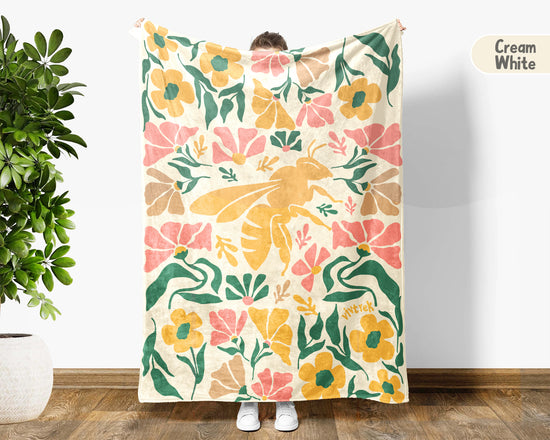 Floral Bee Blanket – Cozy Honey Bee Lover Throw Gift