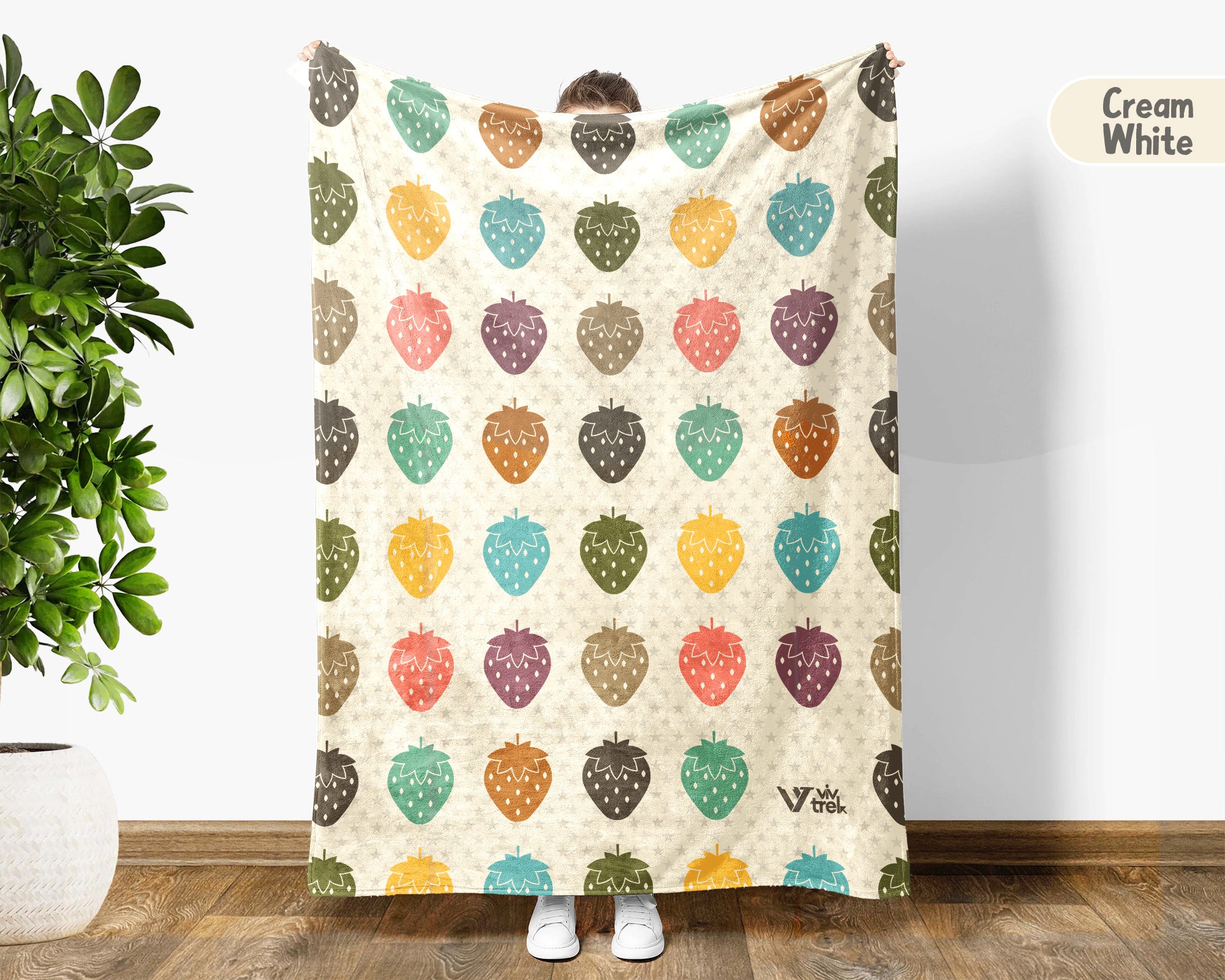 Cozy Strawberry Blanket – Retro Fruit Throw for Cute Home Decor