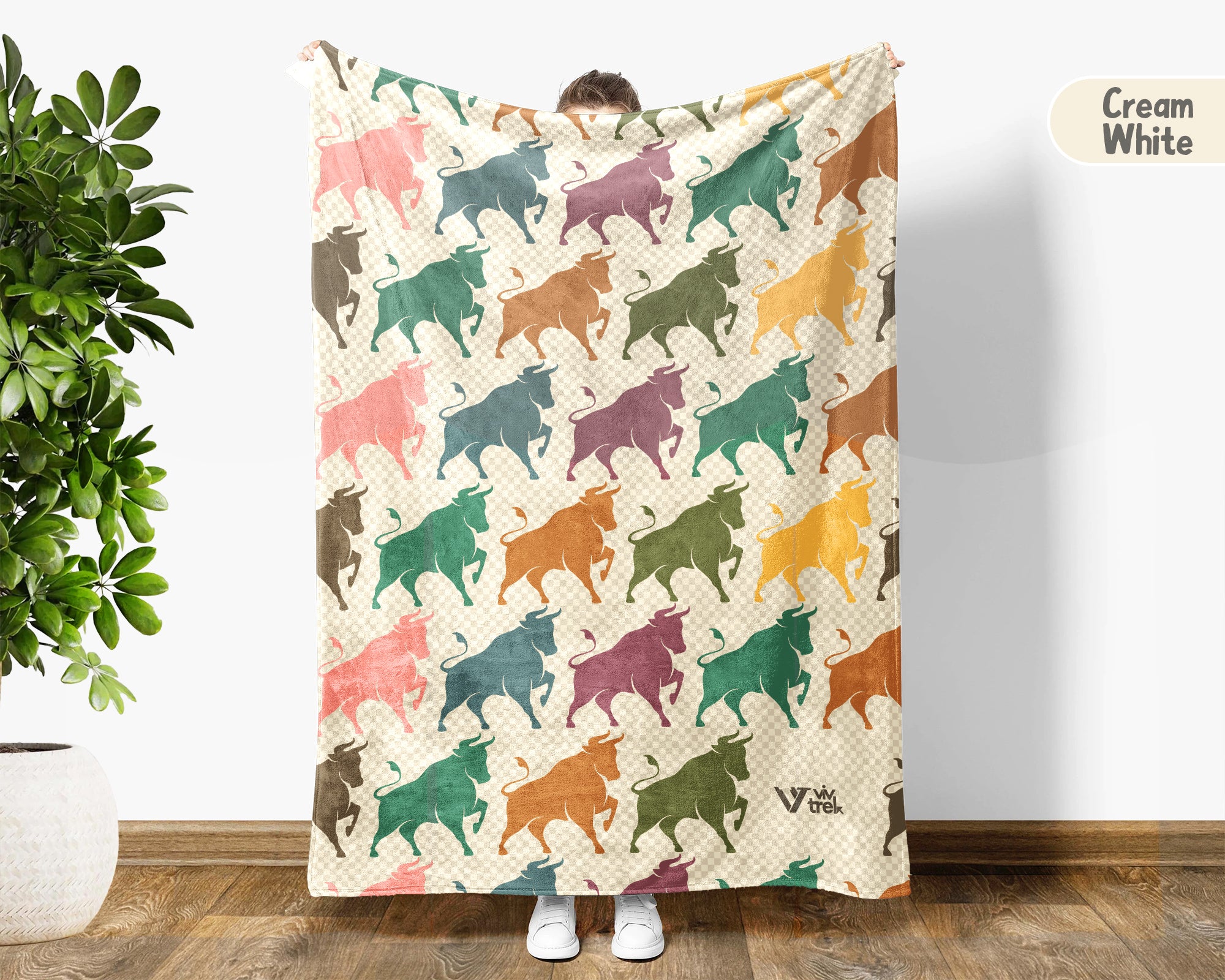 Retro Bull Blanket for Farmhouse Decor, Cozy Ranch Throw for Cow Lovers and Rustic Wildlife Home Style