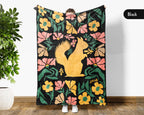 Floral Squirrel Blanket – Cozy Vintage Wildlife Lover Throw