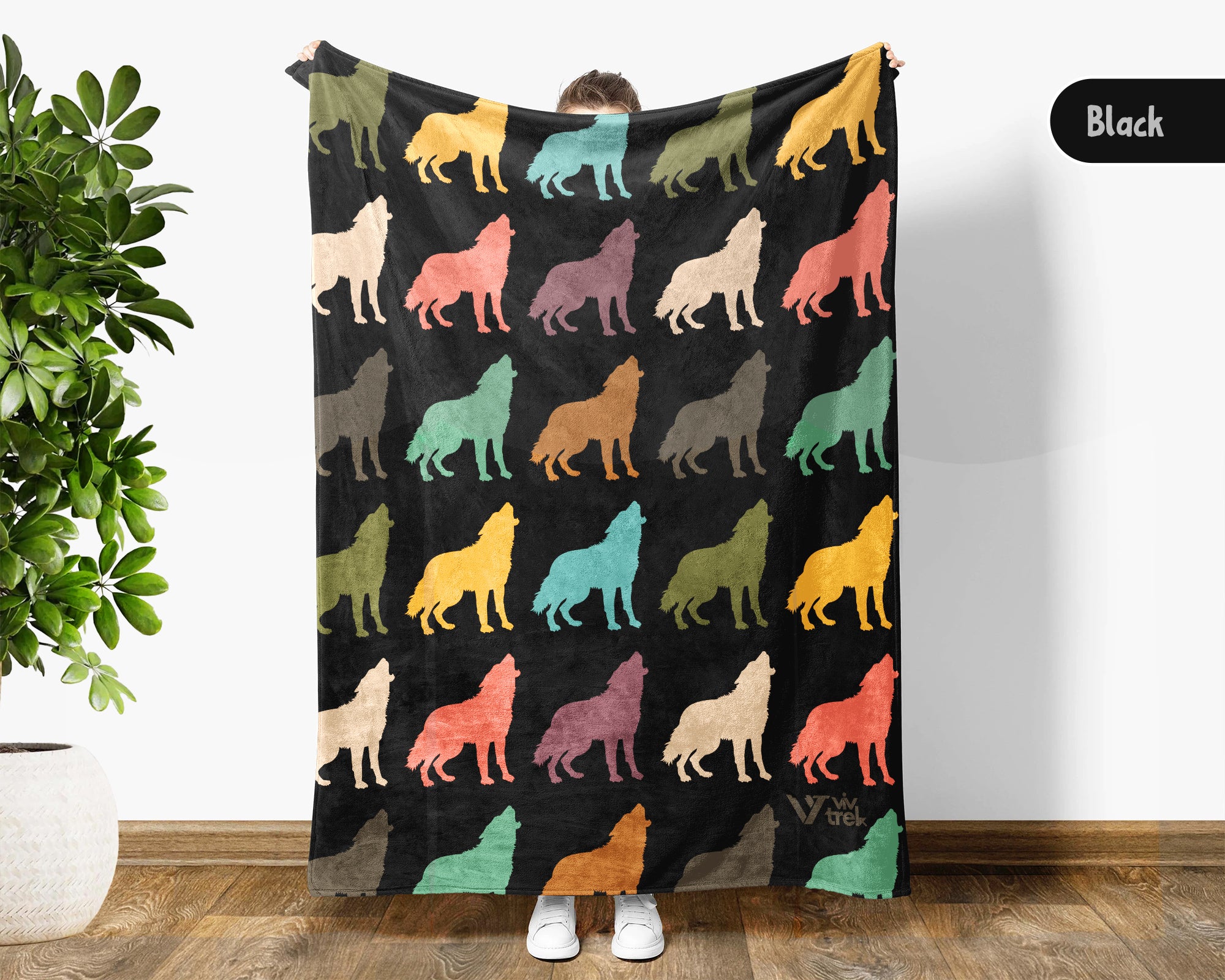 Retro Wolf Blanket Gift for Animal Lovers, Cozy Wildlife Throw, Forest Inspired Decor Accent for Bedroom and Living Spaces
