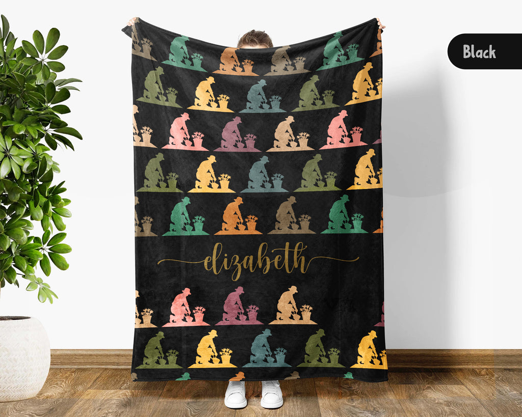 Custom Name Gardening Blanket, Personalized Floral Throw, Cozy Botanical Gift for Gardeners and Plant Enthusiasts