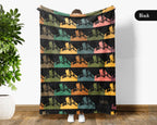 Retro Hiking Lover Blanket, Cozy Outdoor Adventure Throw, Rustic Mountain Decor Gift for Campers and Nature Enthusiasts