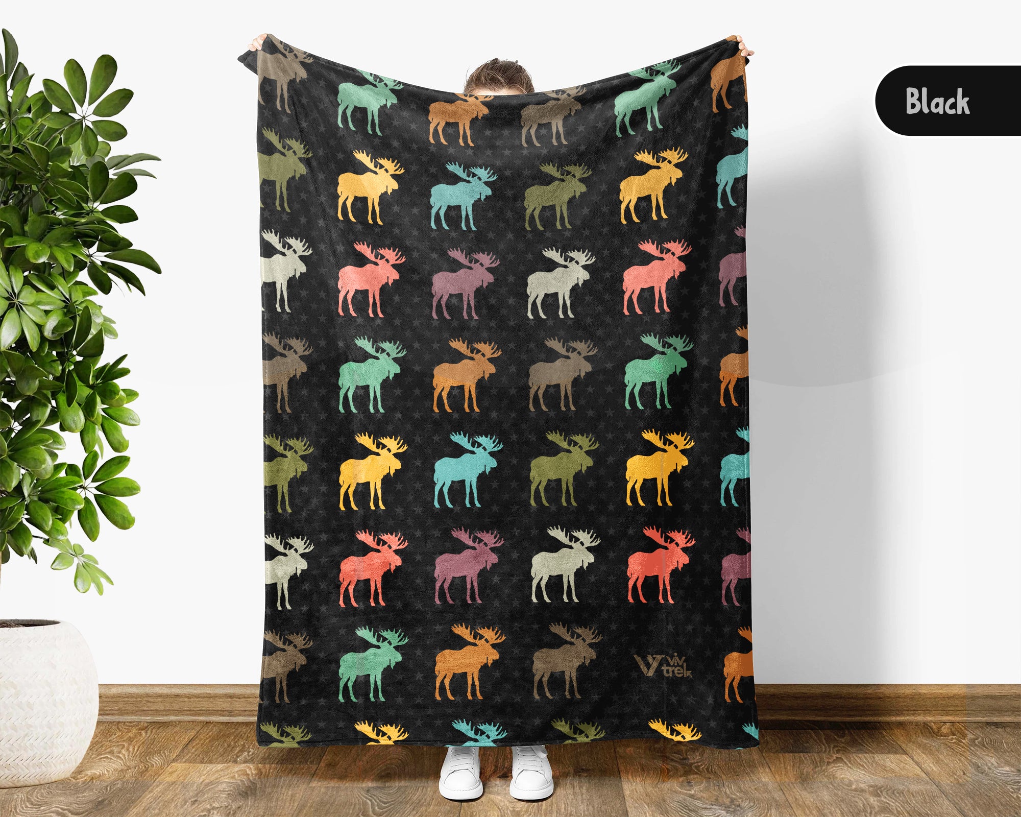 Cozy Moose Throw Blanket – Vintage Wildlife Blanket for Animal Lovers