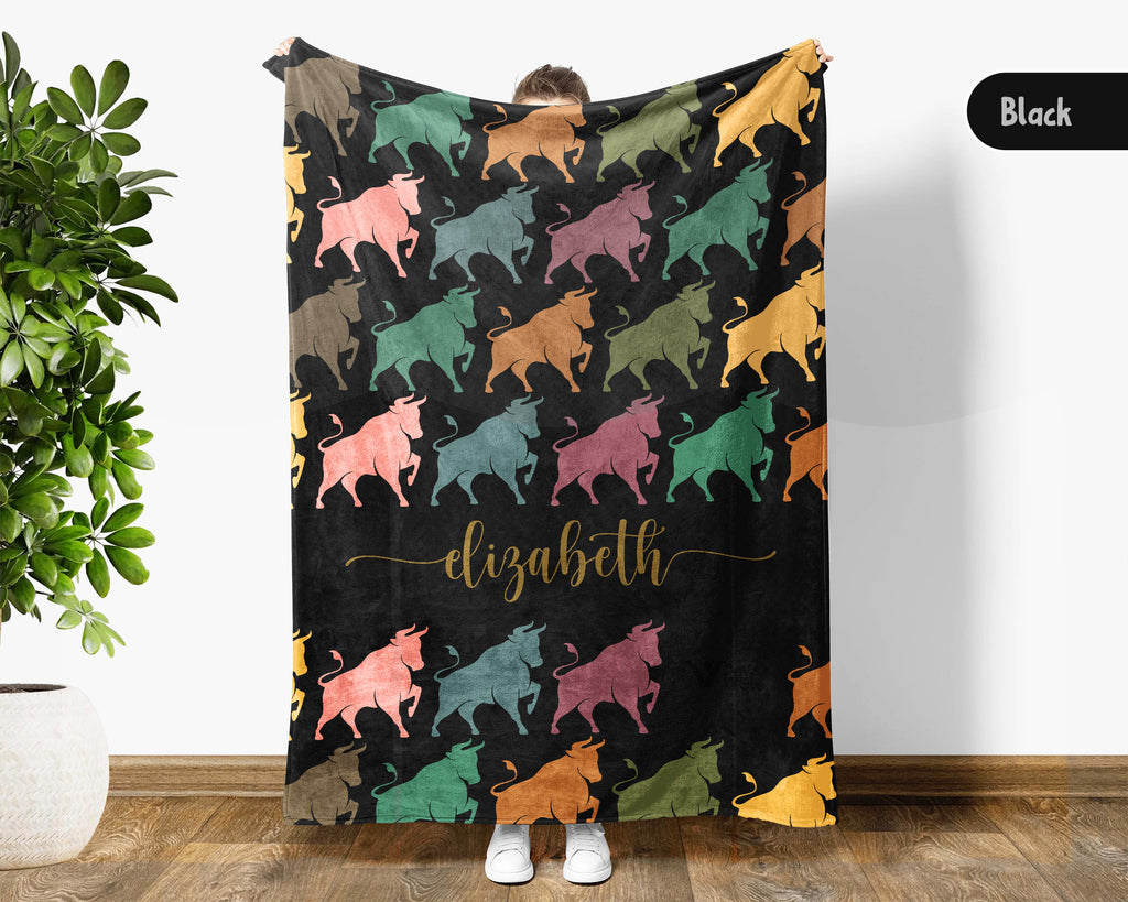 Custom Name Retro Bull Blanket, Personalized Rustic Ranch Throw for Cow Farm Wildlife Lover Home Decor and Gifts