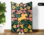 Floral Horse Racing Blanket – Cozy Equestrian Fan Throw