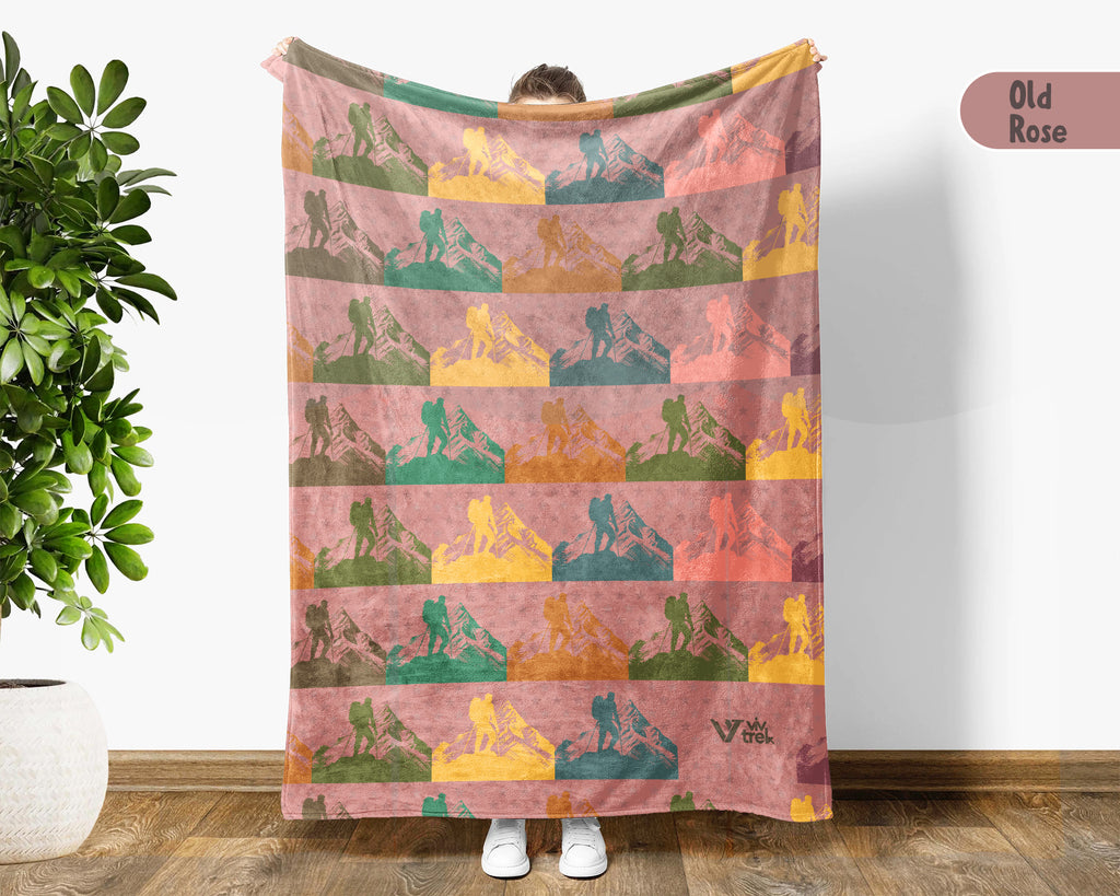 Retro Hiking Lover Blanket, Cozy Outdoor Adventure Throw, Rustic Mountain Decor Gift for Campers and Nature Enthusiasts