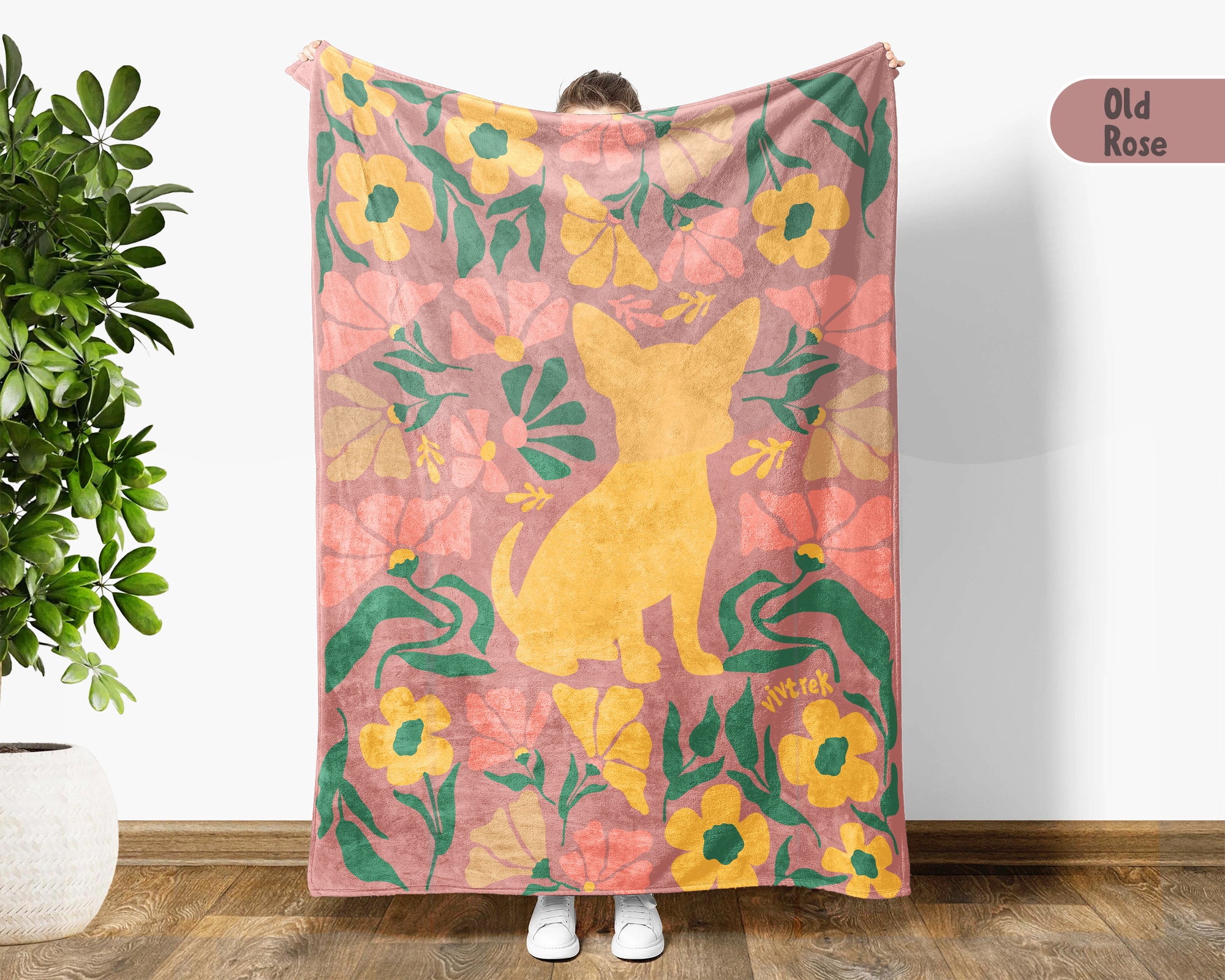 Floral Chihuahua Blanket – Cozy Vintage Dog Lover Throw