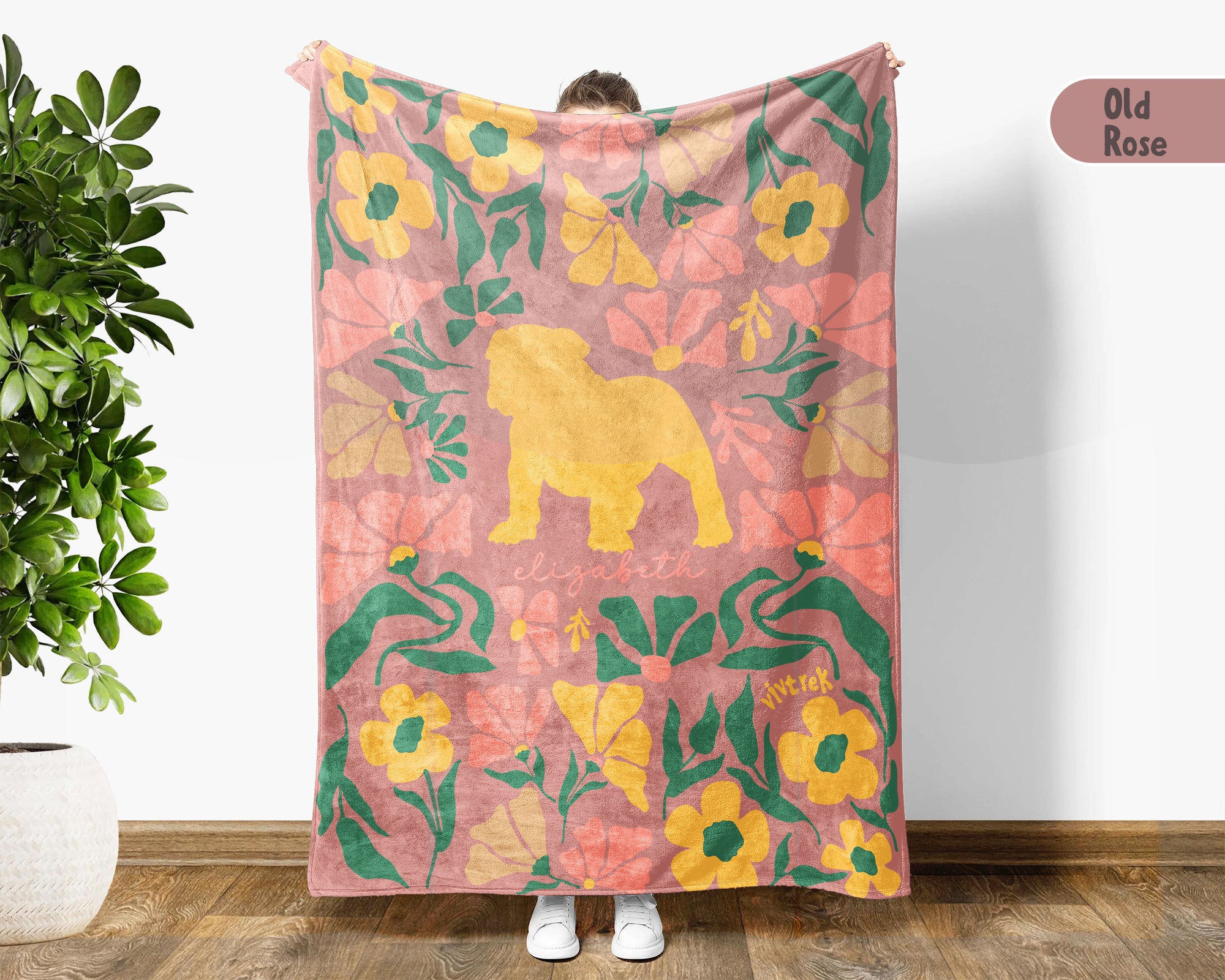 Personalized Floral English Bulldog Blanket, Custom Name Wildflower Dog Throw, Cozy Retro Bulldog Gift for Pet Lovers and Home Decor