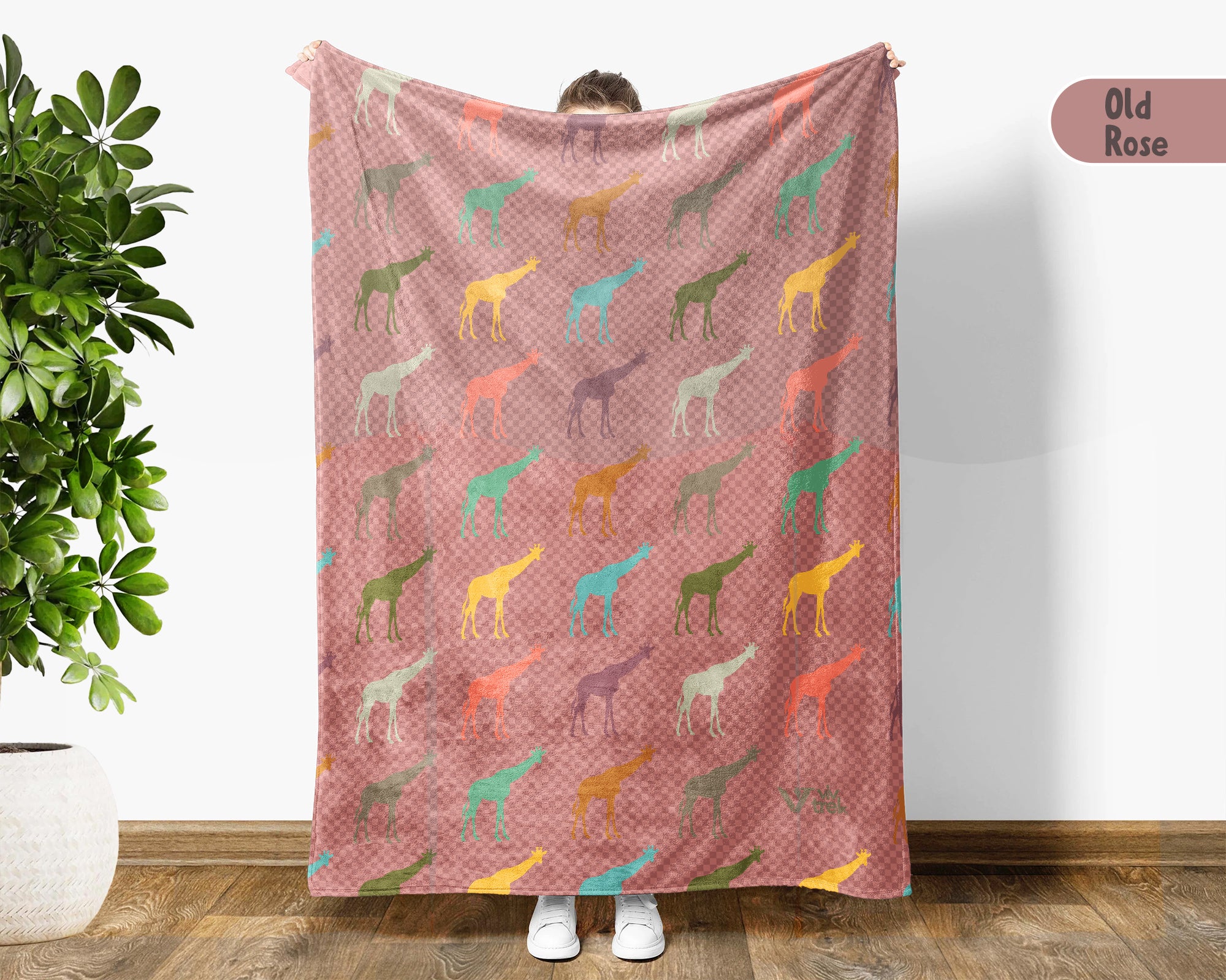 Retro Giraffe Blanket – Cozy Fleece Throw for Animal Lovers
