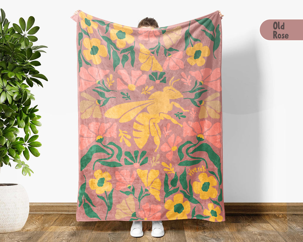 Floral Bee Blanket – Cozy Honey Bee Lover Throw Gift