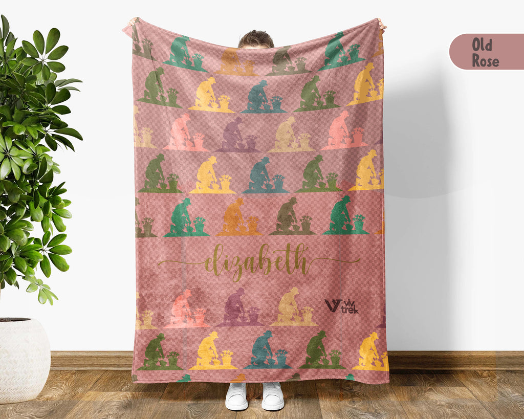 Custom Name Gardening Blanket, Personalized Floral Throw, Cozy Botanical Gift for Gardeners and Plant Enthusiasts