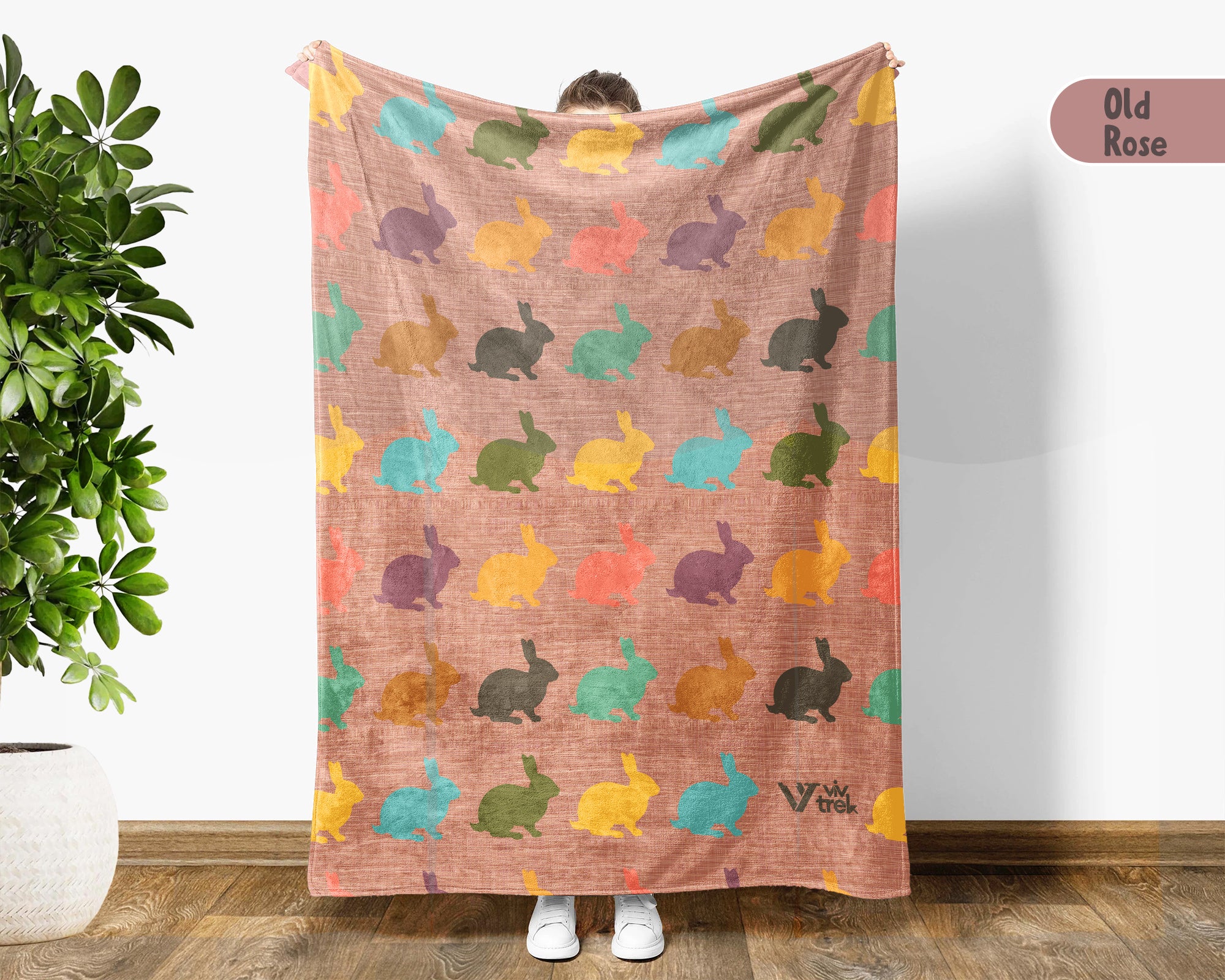 Retro Rabbit Bunny Blanket Cozy Bunny Graphic Throw Fleece Blanket Cute Animal Lover Gift Unique Home Decor Idea for Bedroom Couch