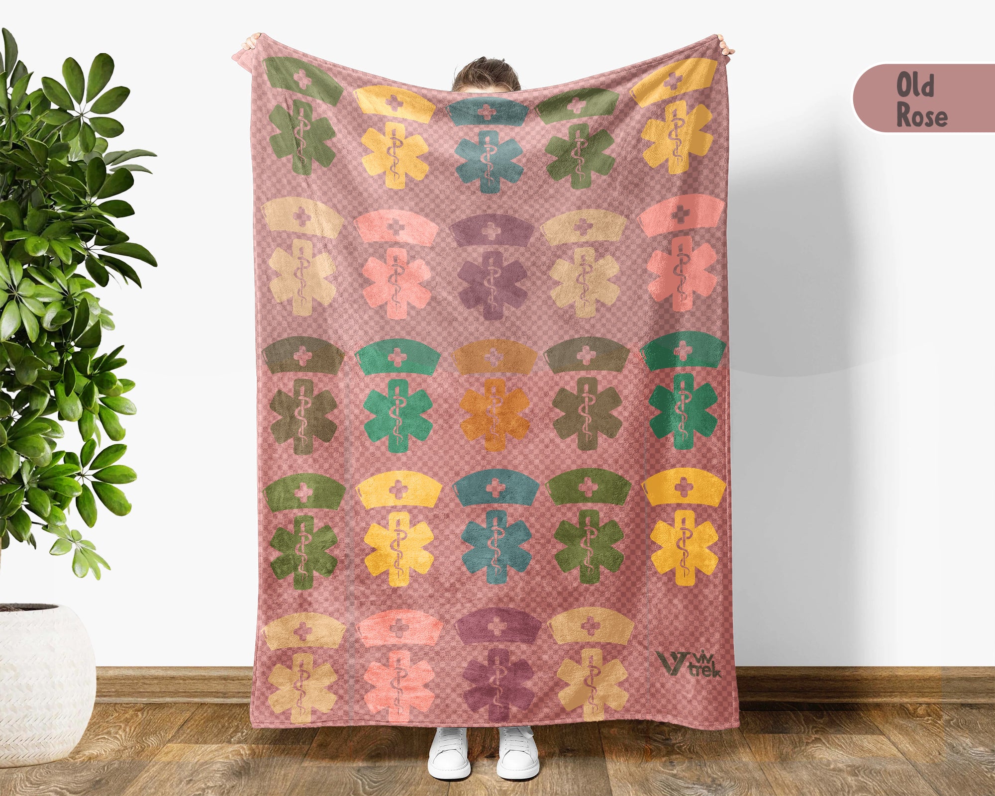 Retro Nurse Gift Blanket, Cozy RN Appreciation Throw, Cute Nurse Graphic Blanket, Soft Fleece Medical Worker Gift for Her