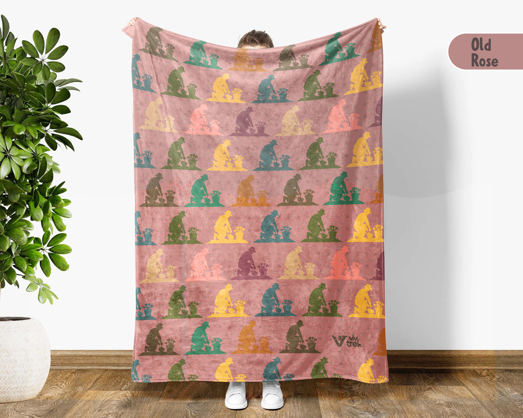 Retro Gardening Throw Cozy Botanical Blanket Soft Nature Decor Unique Gardener Gift for Plant Lovers Home
