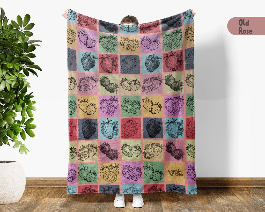 Vintage Strawberry Throw Blanket – Cozy Cute Fruit Lover Gift