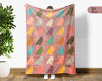 Retro Owl Blanket Gift for Bird Lovers, Cozy Nature Throw, Woodland Decor Accent for Bedroom and Living Spaces