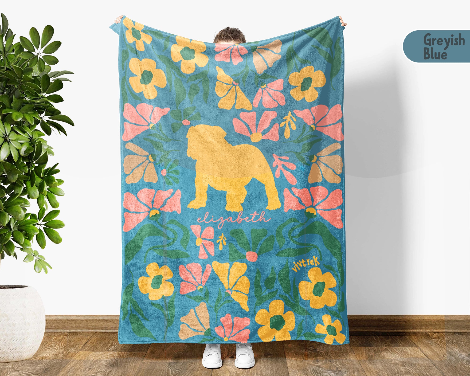 Personalized Floral English Bulldog Blanket, Custom Name Wildflower Dog Throw, Cozy Retro Bulldog Gift for Pet Lovers and Home Decor