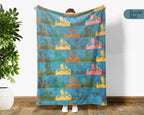 Retro Hiking Lover Blanket, Cozy Outdoor Adventure Throw, Rustic Mountain Decor Gift for Campers and Nature Enthusiasts