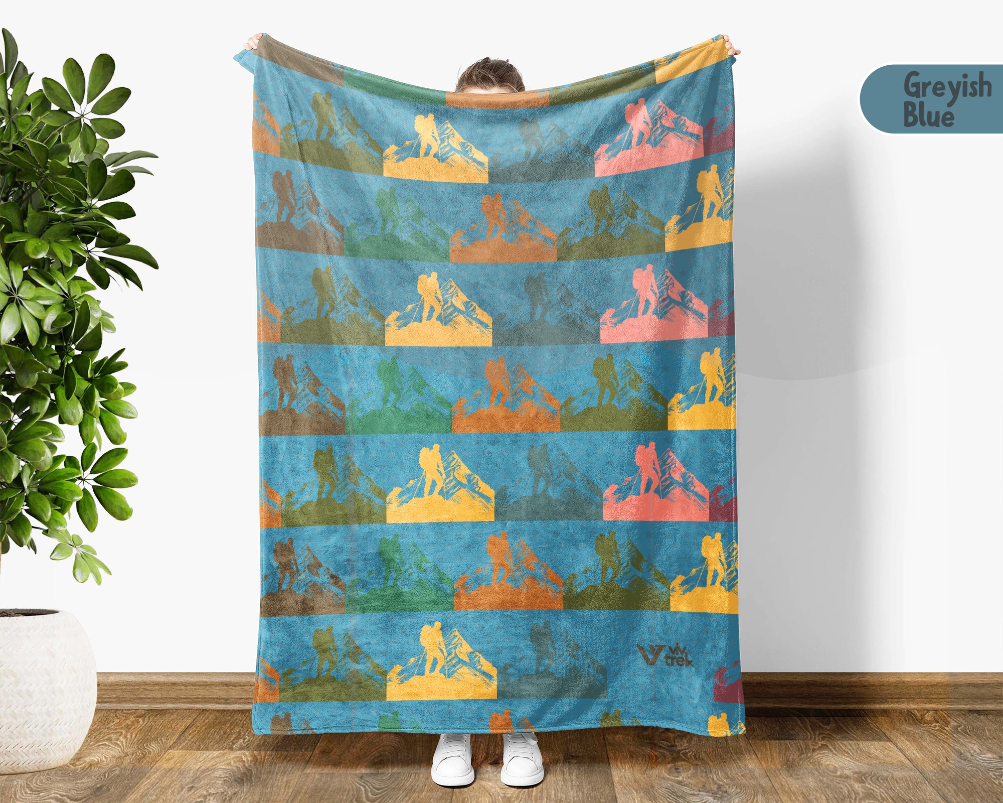 Retro Hiking Lover Blanket, Cozy Outdoor Adventure Throw, Rustic Mountain Decor Gift for Campers and Nature Enthusiasts