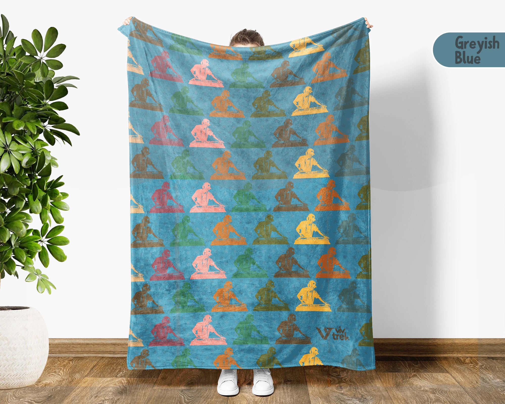 Retro DJ Throw Blanket – Cozy Gift for Music Lovers