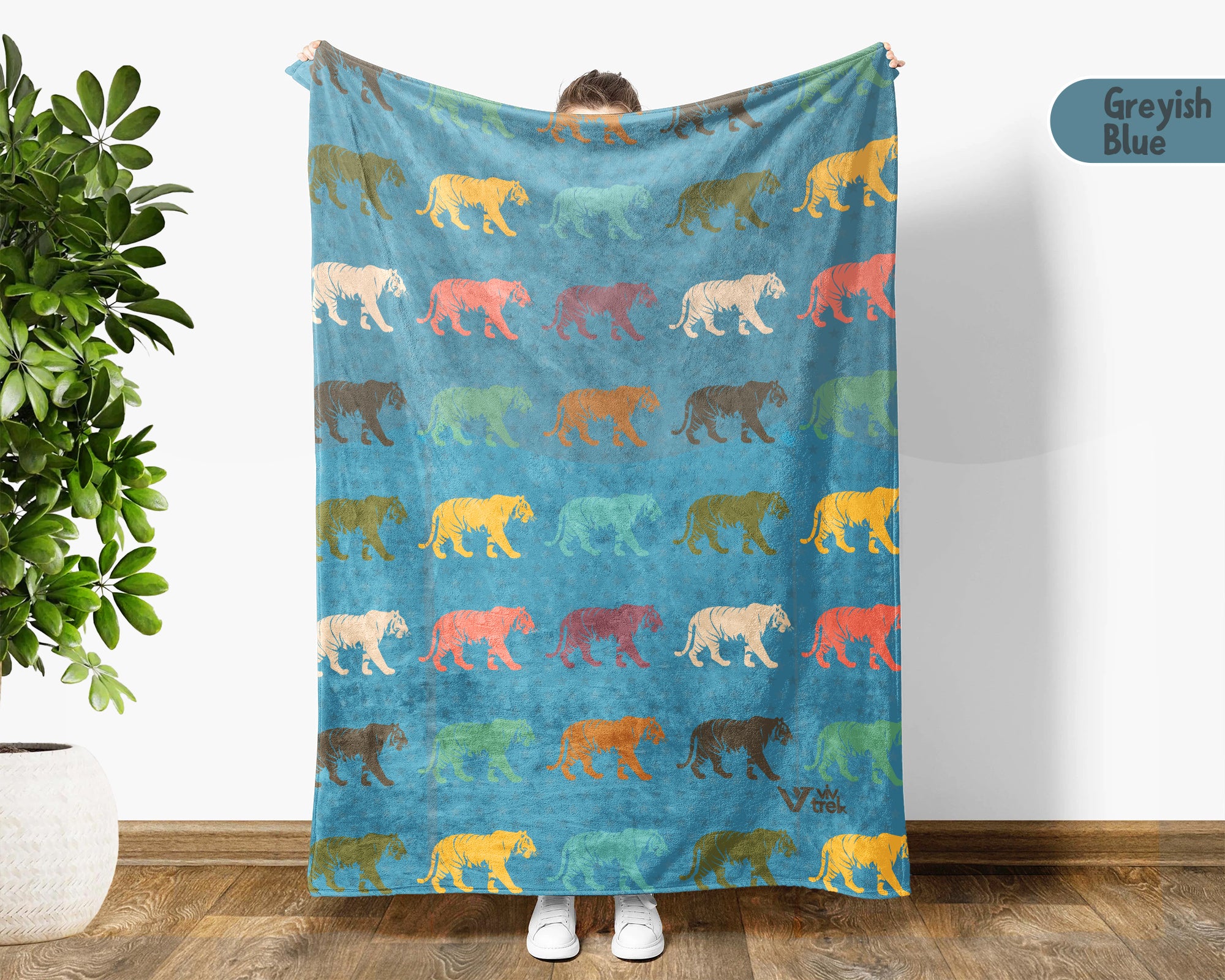 Retro Tiger Blanket Gift for Animal Lovers, Cozy Wildlife Throw, Jungle Inspired Decor Accent for Bedroom and Living Spaces