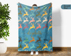 Custom Name Retro Reindeer Blanket, Personalized Woodland Animal Throw for Cabin Lodge Decor and Cozy Nature Gifts