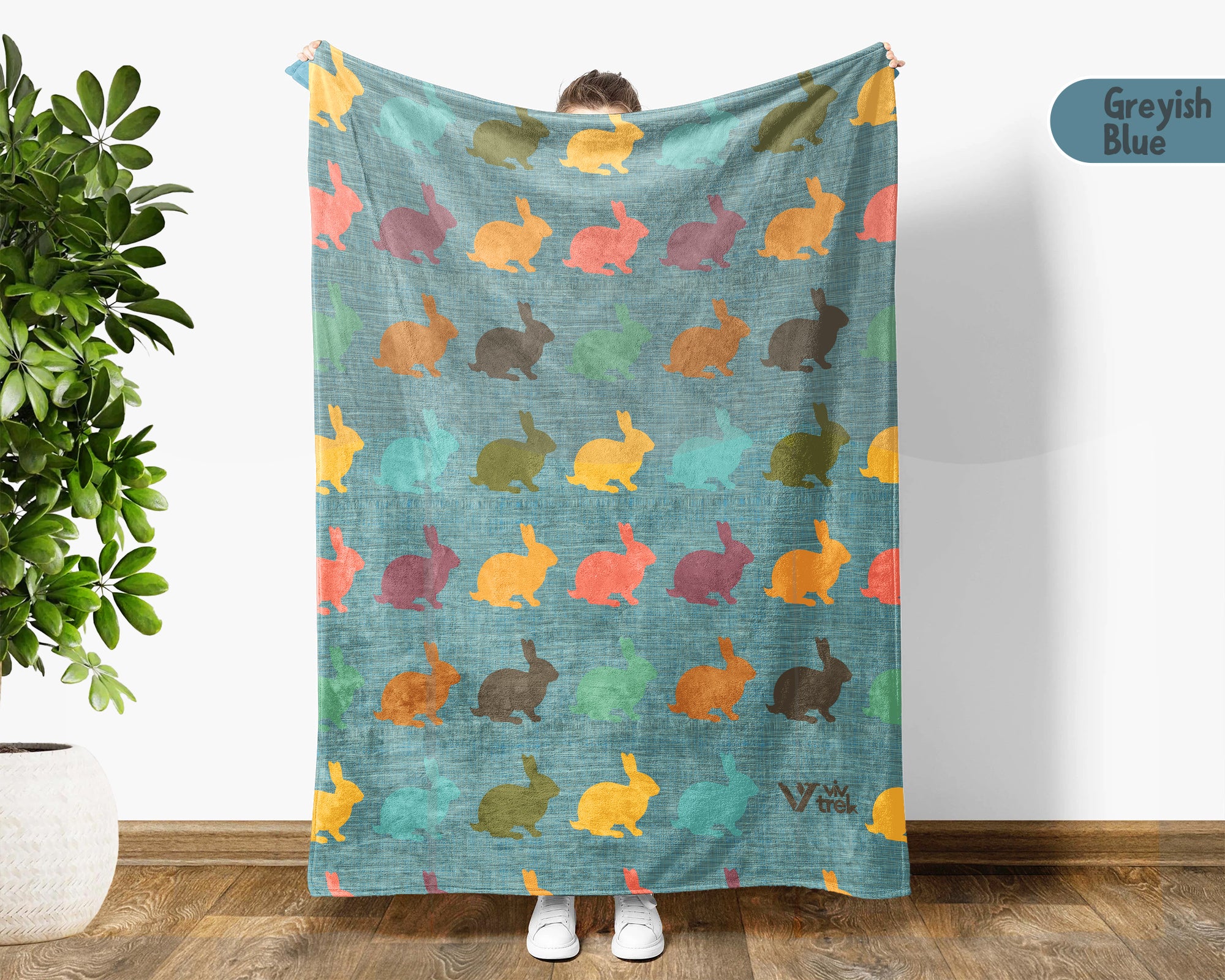 Retro Rabbit Bunny Blanket Cozy Bunny Graphic Throw Fleece Blanket Cute Animal Lover Gift Unique Home Decor Idea for Bedroom Couch