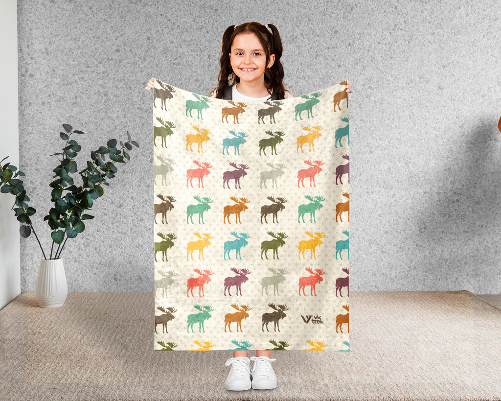 Cozy Moose Throw Blanket – Vintage Wildlife Blanket for Animal Lovers