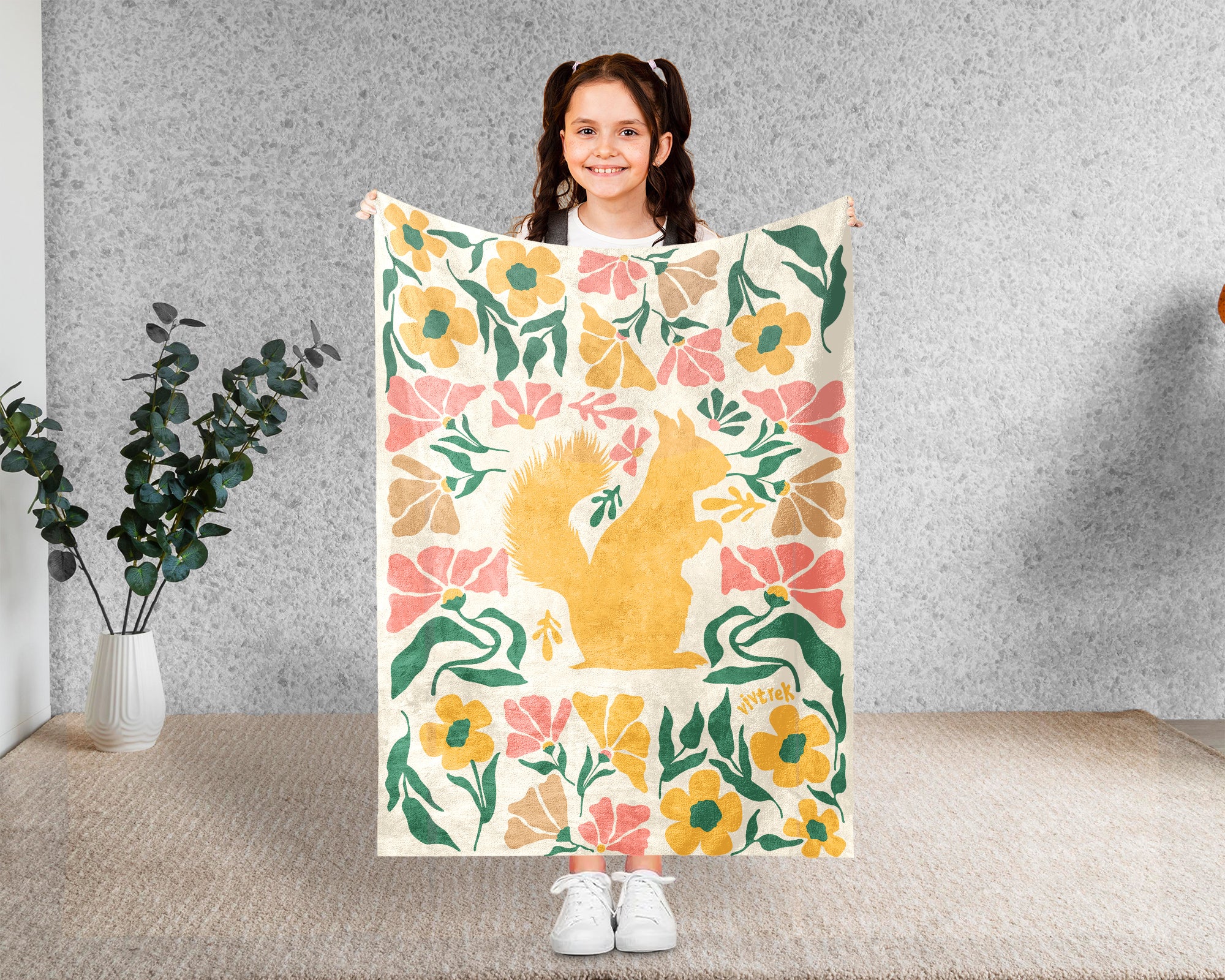 Floral Squirrel Blanket – Cozy Vintage Wildlife Lover Throw