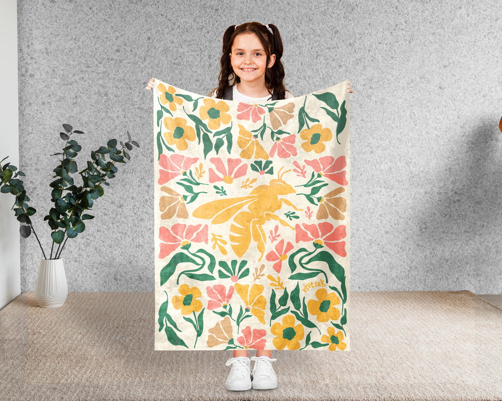 Floral Bee Blanket – Cozy Honey Bee Lover Throw Gift