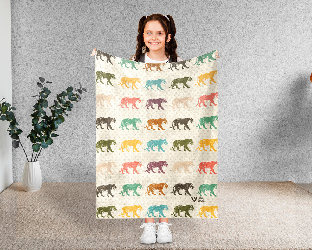 Retro Tiger Blanket Gift for Animal Lovers, Cozy Wildlife Throw, Jungle Inspired Decor Accent for Bedroom and Living Spaces