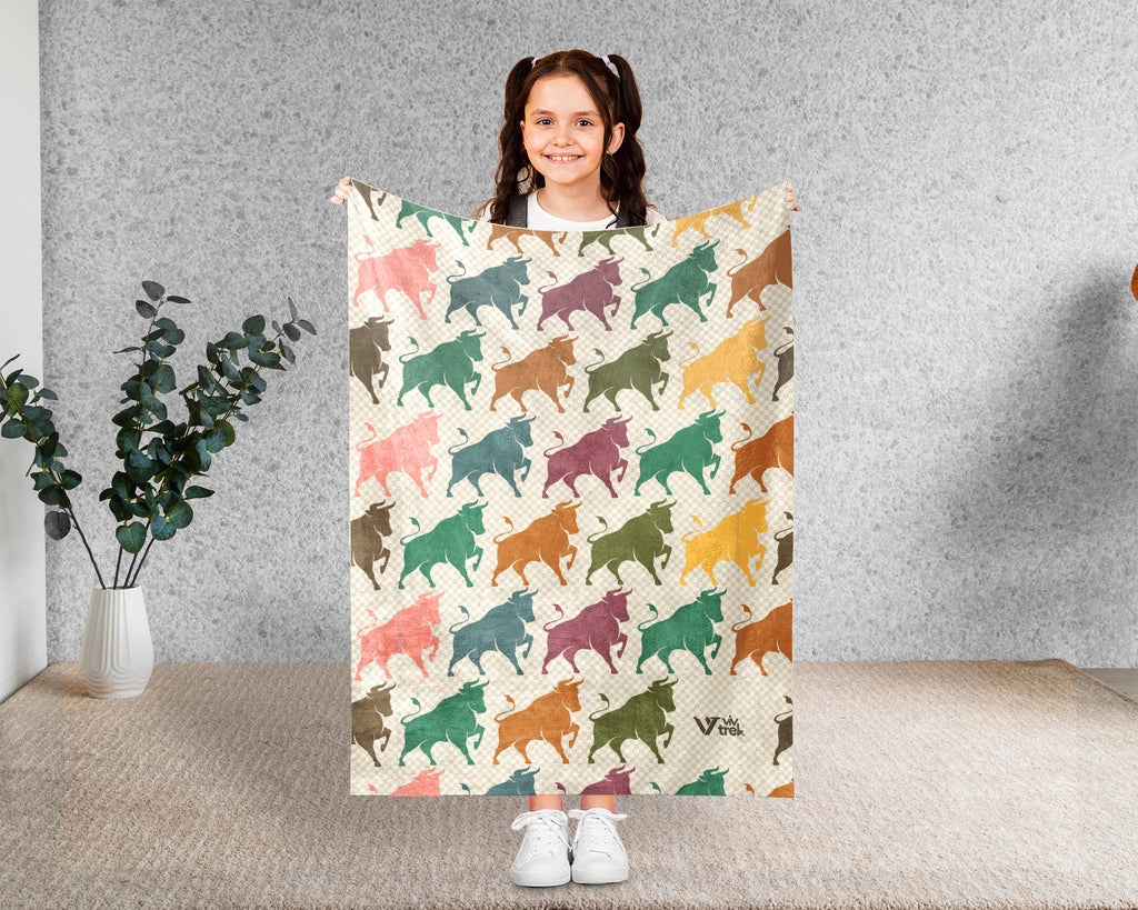 Retro Bull Blanket for Farmhouse Decor, Cozy Ranch Throw for Cow Lovers and Rustic Wildlife Home Style