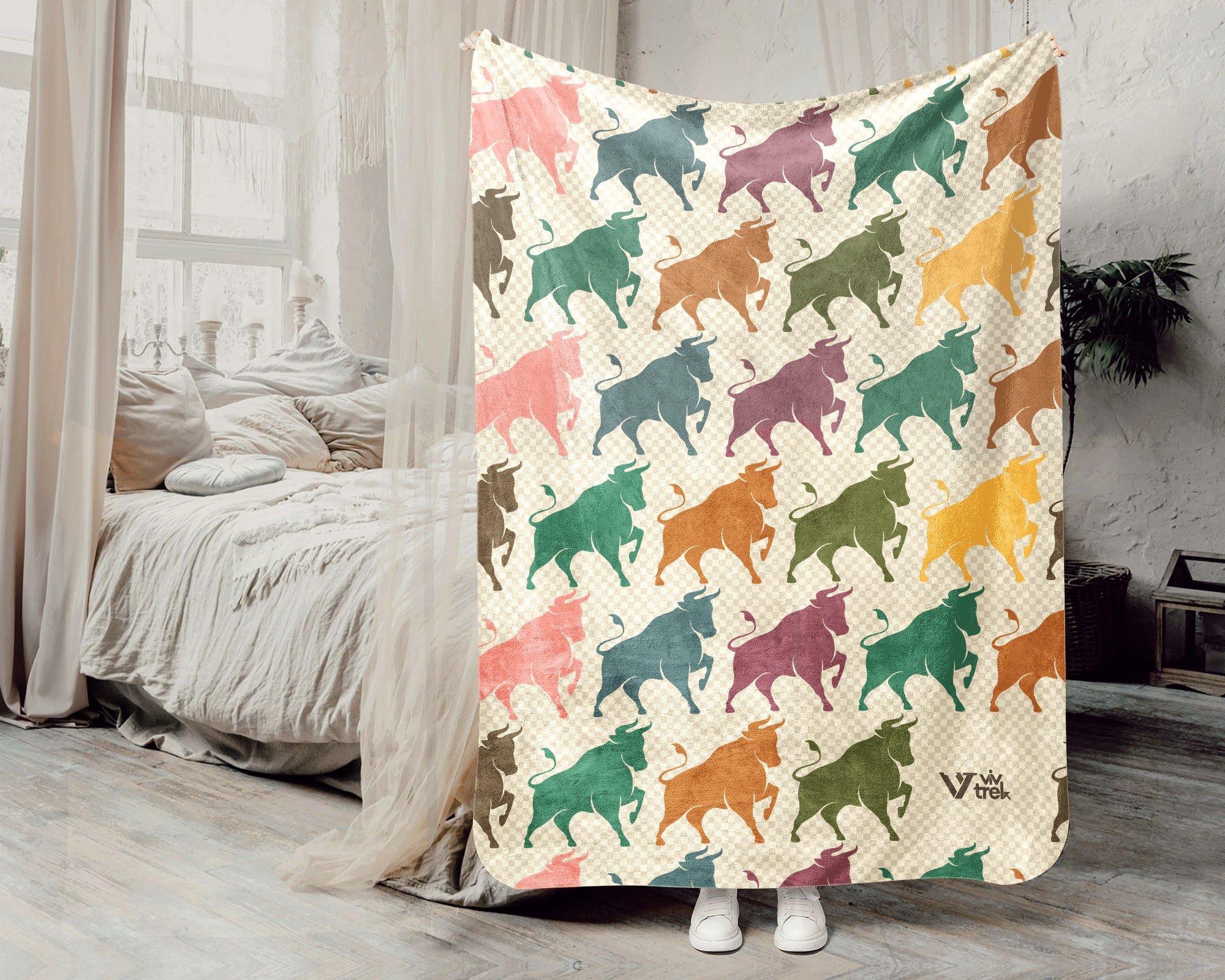 Retro Bull Blanket for Farmhouse Decor, Cozy Ranch Throw for Cow Lovers and Rustic Wildlife Home Style