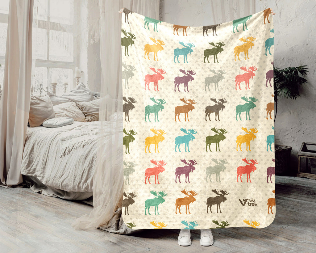 Cozy Moose Throw Blanket – Vintage Wildlife Blanket for Animal Lovers