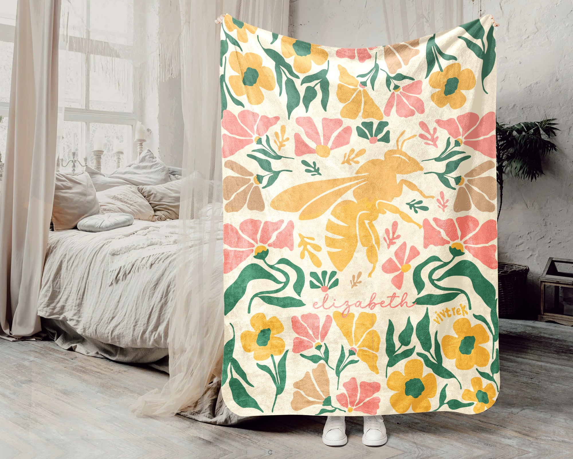 Personalized Bee Blanket with Custom Name, Cozy Honey Bee Throw for Kids Teens Adults, Cute Bumblebee Lover Gift