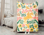 Floral Horse Racing Blanket – Cozy Equestrian Fan Throw