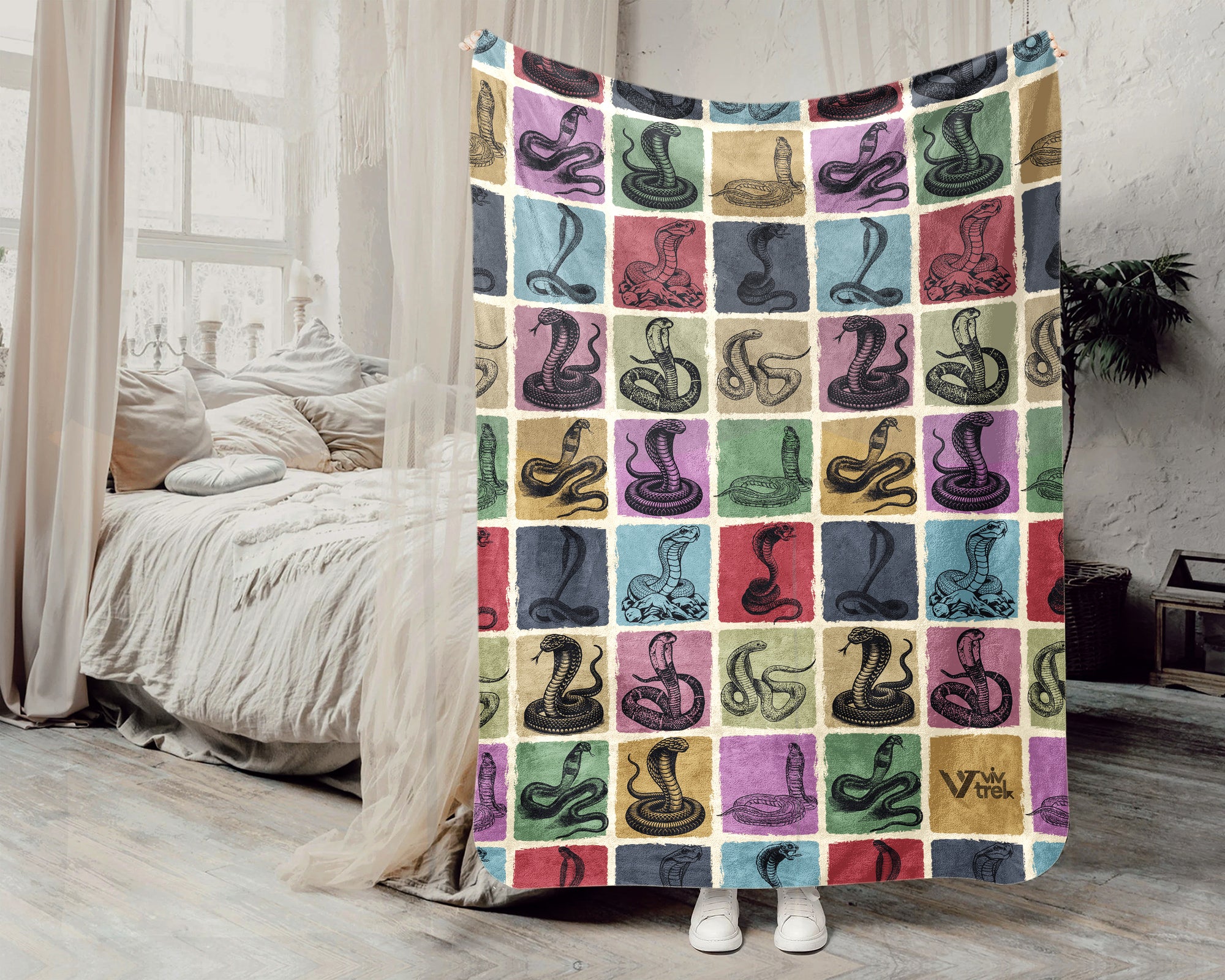 Vintage Cobra Snake Blanket Cozy Wildlife Throw Exotic Animal Graphic Blanket Unique Reptile Lover Gift Home Decor Idea for Couch Bedroom