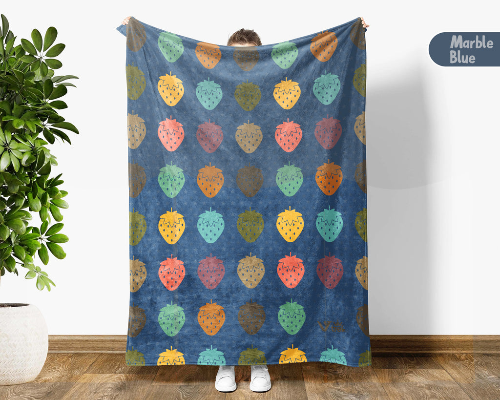 Cozy Strawberry Blanket – Retro Fruit Throw for Cute Home Decor