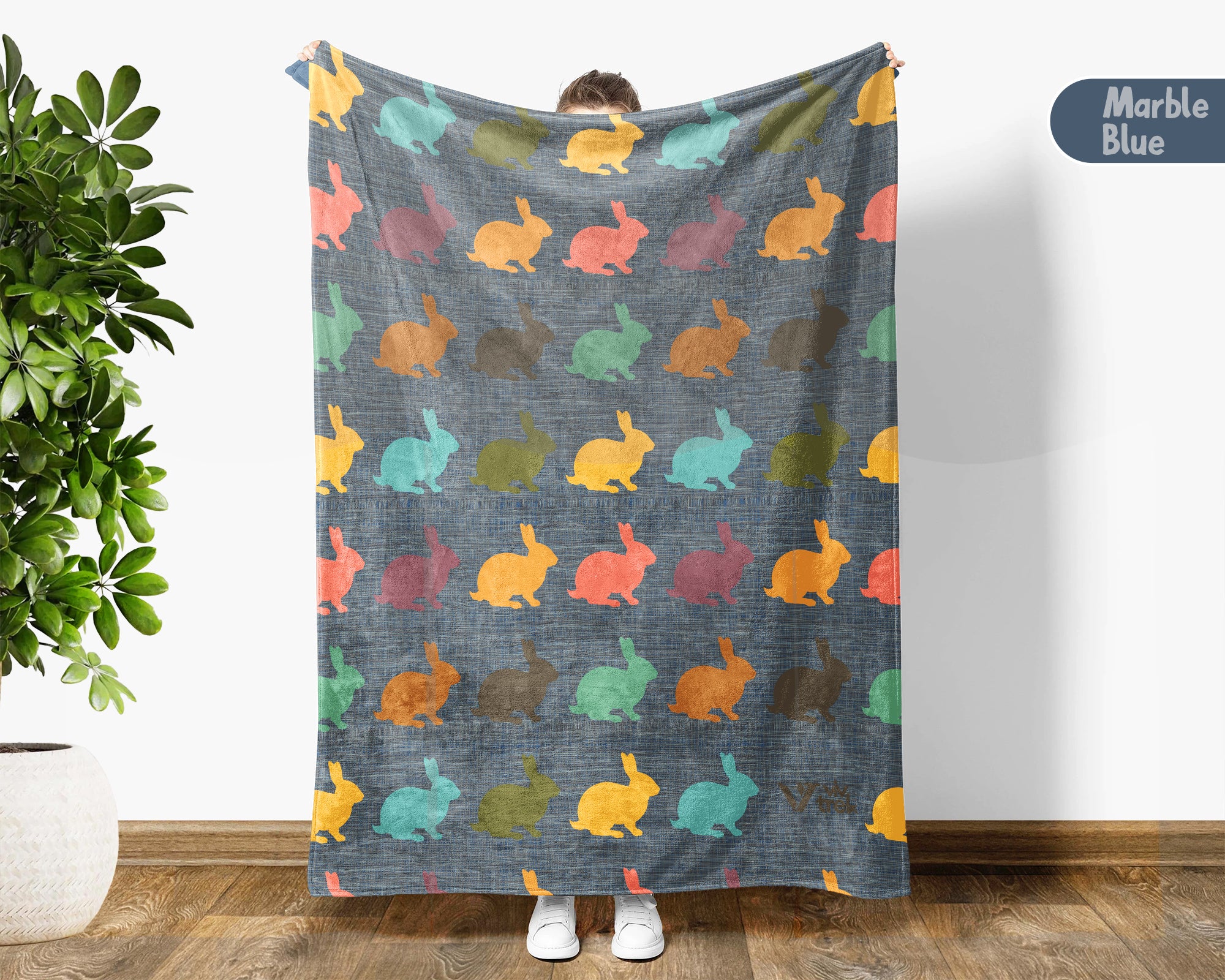 Retro Rabbit Bunny Blanket Cozy Bunny Graphic Throw Fleece Blanket Cute Animal Lover Gift Unique Home Decor Idea for Bedroom Couch