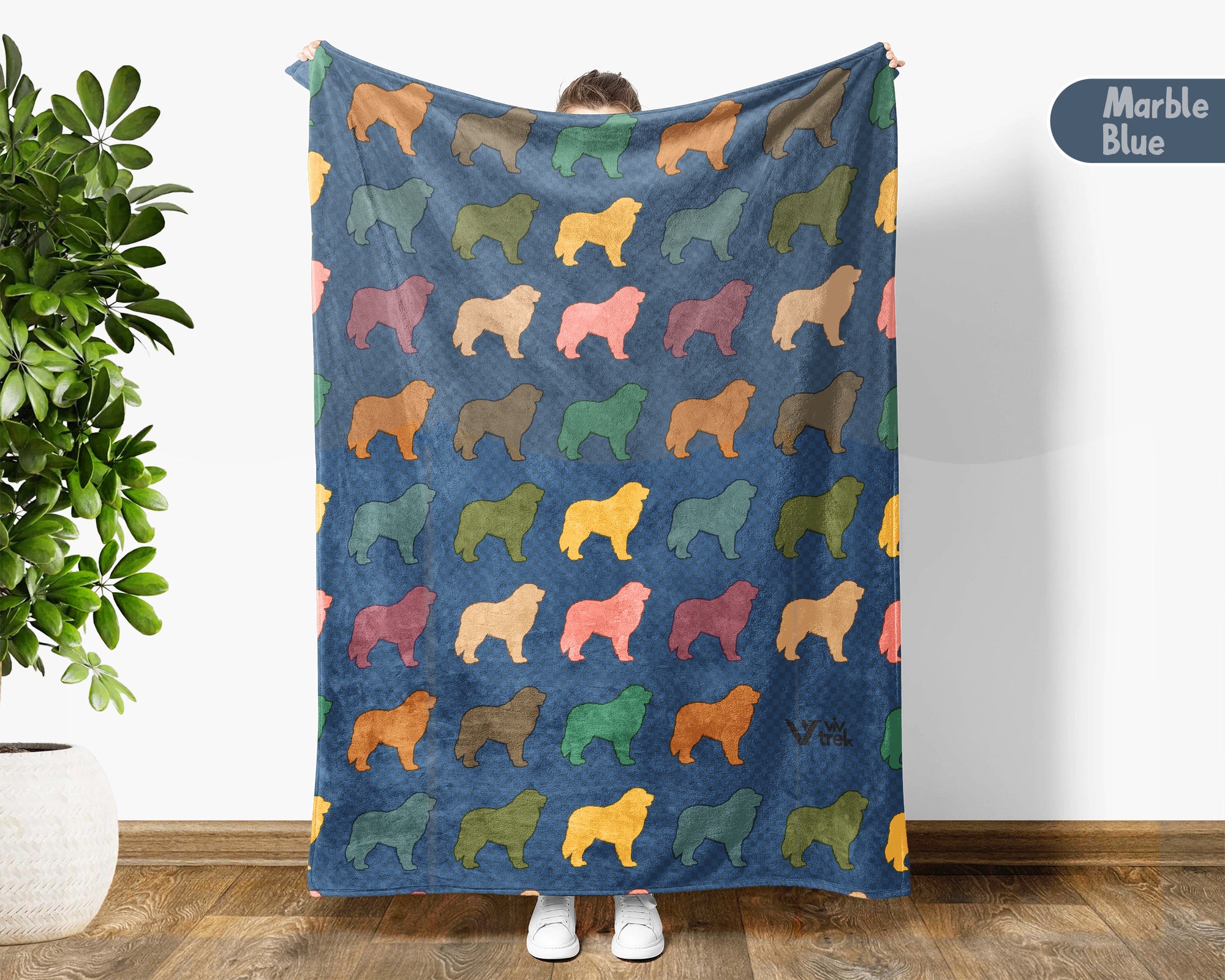 Retro Great Pyrenees Dog Throw Blanket, Fluffy White Mountain Breed Gift, Cozy Gentle Giant Home Decor Accent