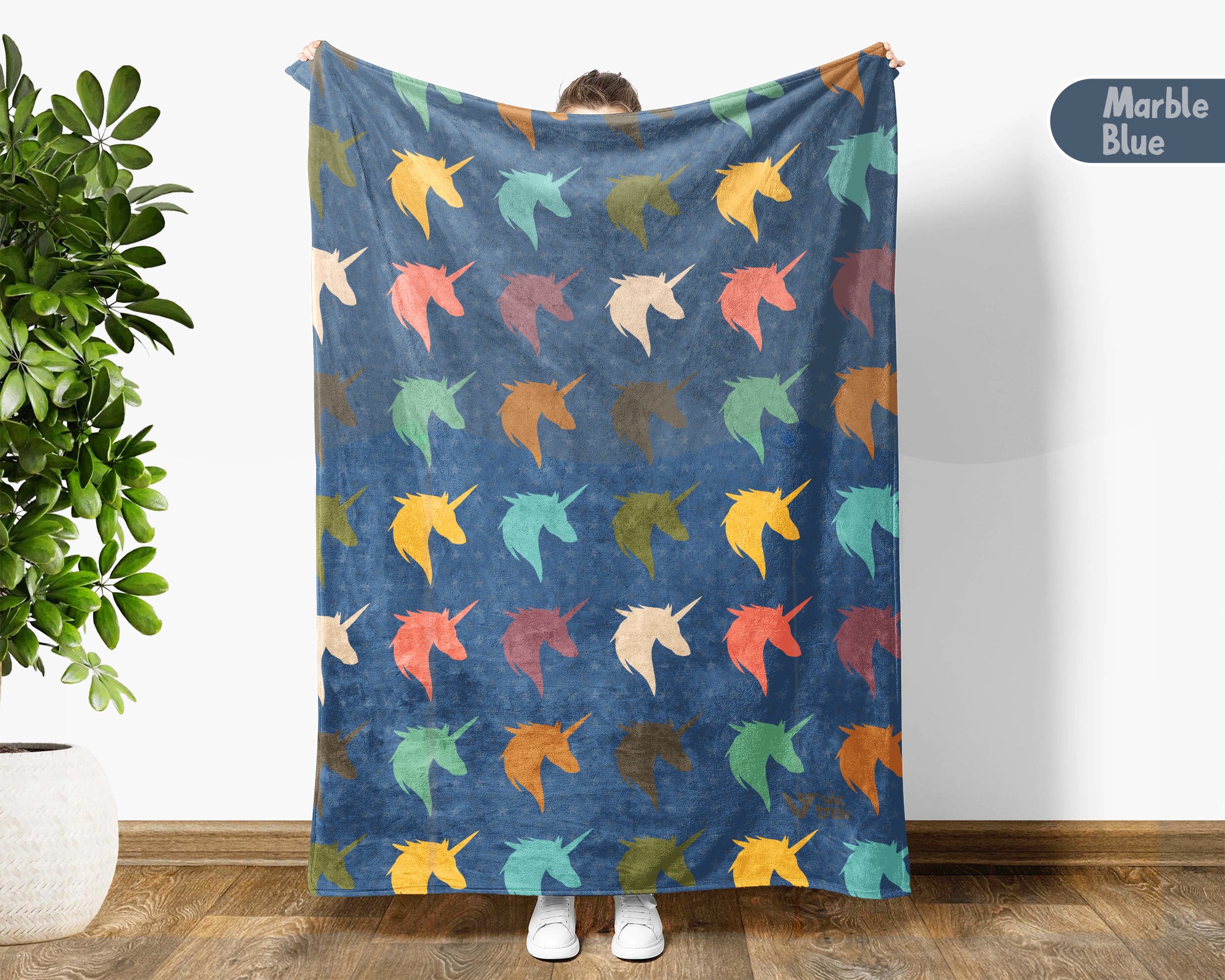 Retro Unicorn Blanket Gift for Fantasy Lovers, Cozy Magical Throw, Whimsical Decor Accent for Bedroom and Living Spaces