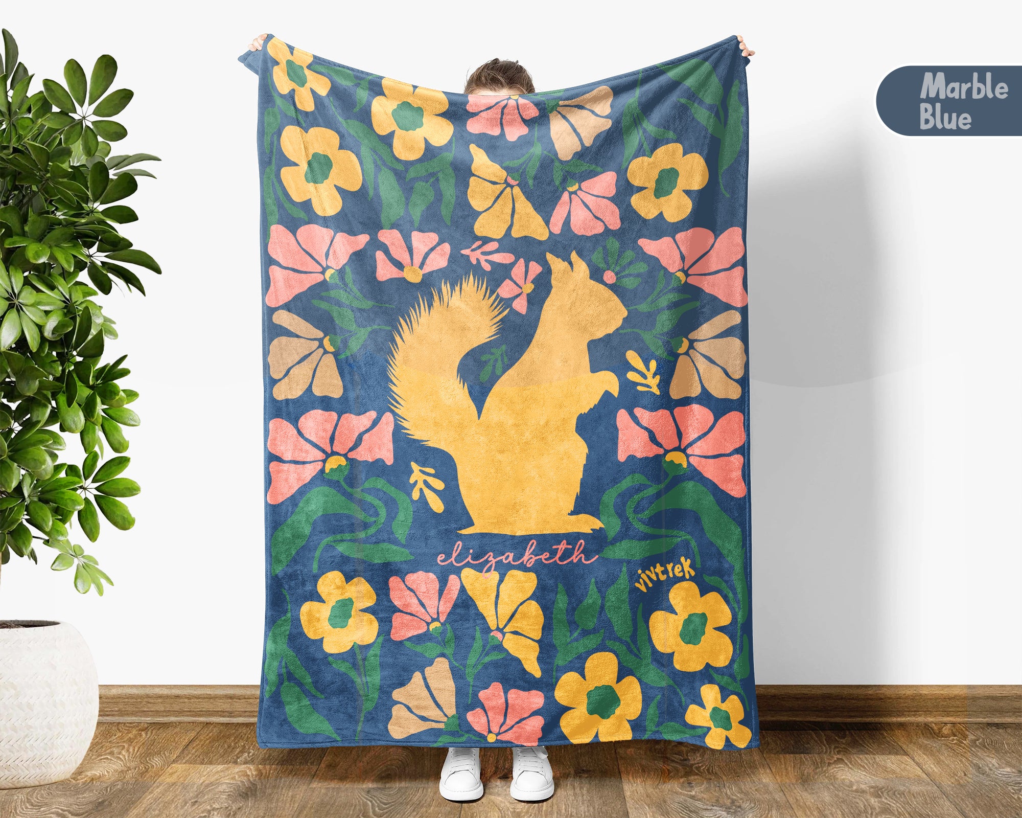 Personalized Name Floral Squirrel Blanket, Custom Name Wildlife Throw, Cozy Vintage Animal Gift for Nature Lovers and Woodland Home Decor