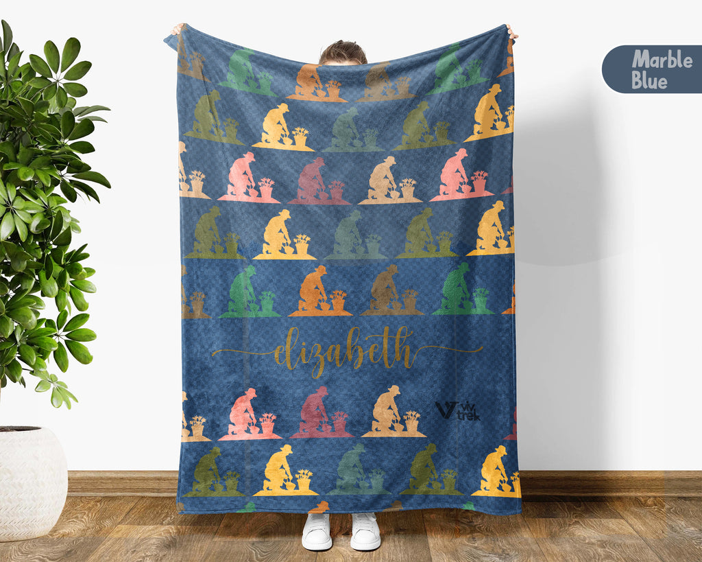 Custom Name Gardening Blanket, Personalized Floral Throw, Cozy Botanical Gift for Gardeners and Plant Enthusiasts