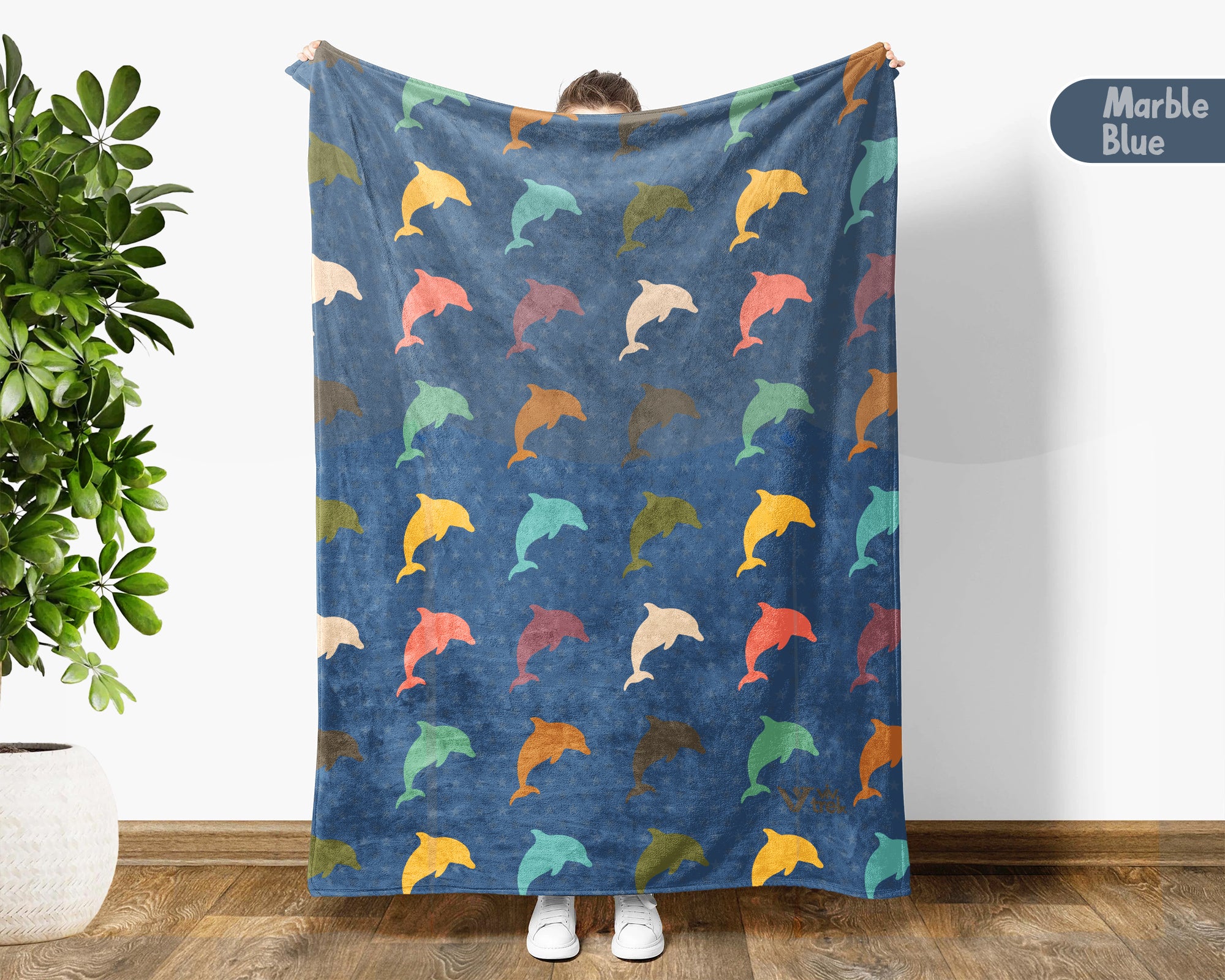 Retro Dolphin Blanket Gift for Ocean Lovers, Cozy Sea Life Cover, Coastal Accent for Beach House and Marine Theme Living Spaces