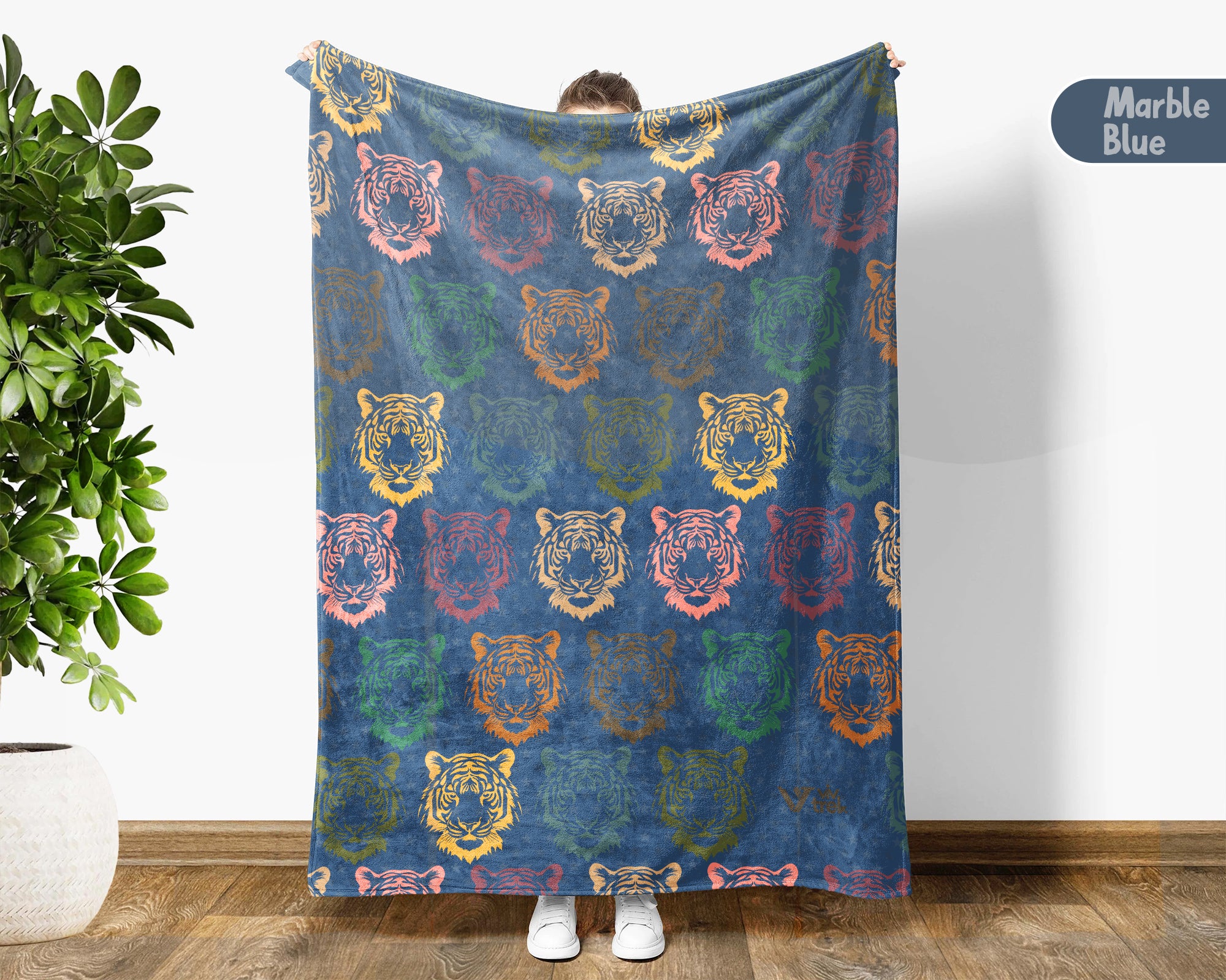 Retro Tiger Blanket Jungle Animal Throw Cozy Big Cat Graphic Decor Vintage Style Gift Wildlife Lover Home Accent